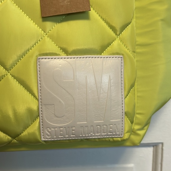 Steve Madden travel bag - Picture 2 of 16